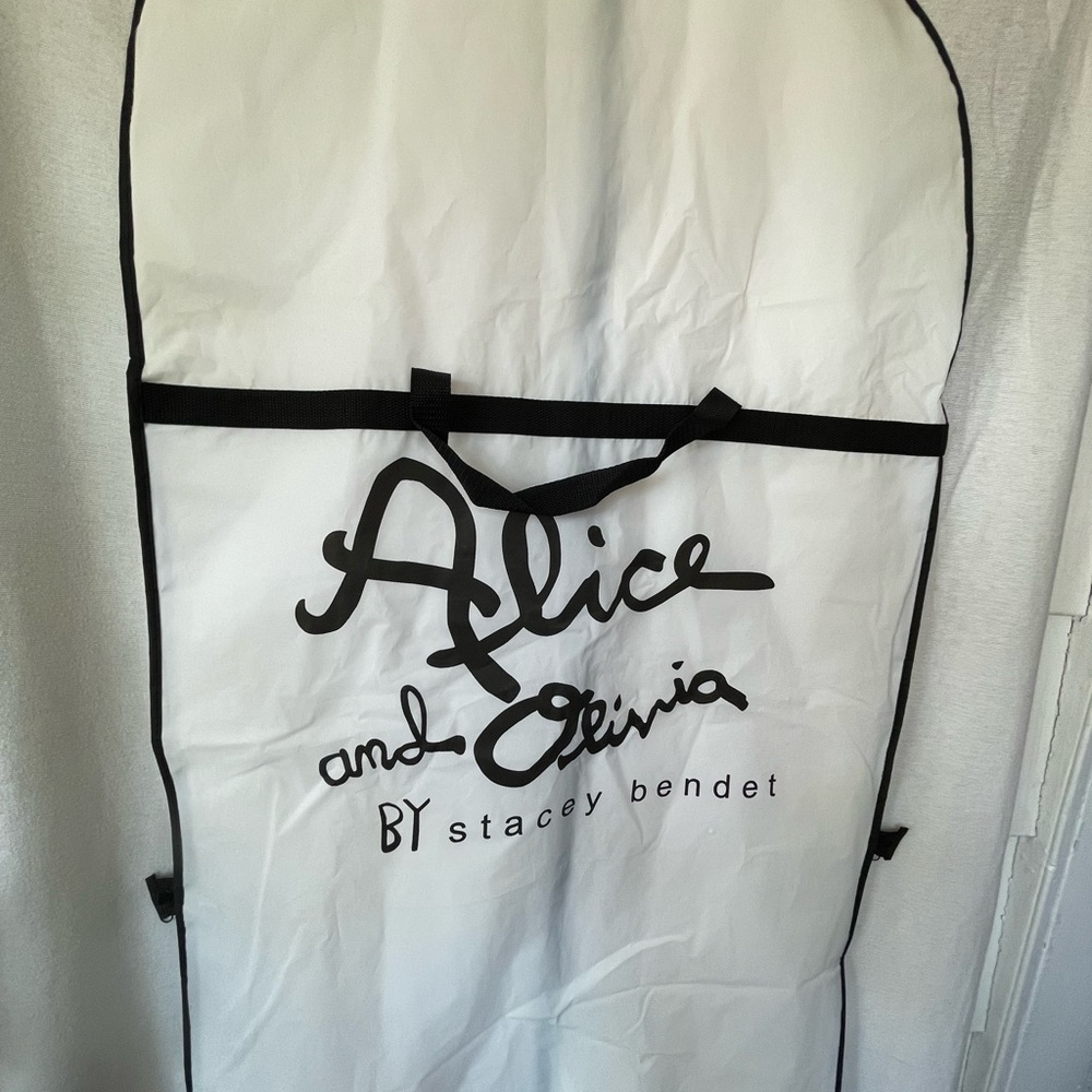 Alice and Olivia garment bag - Picture 2 of 6